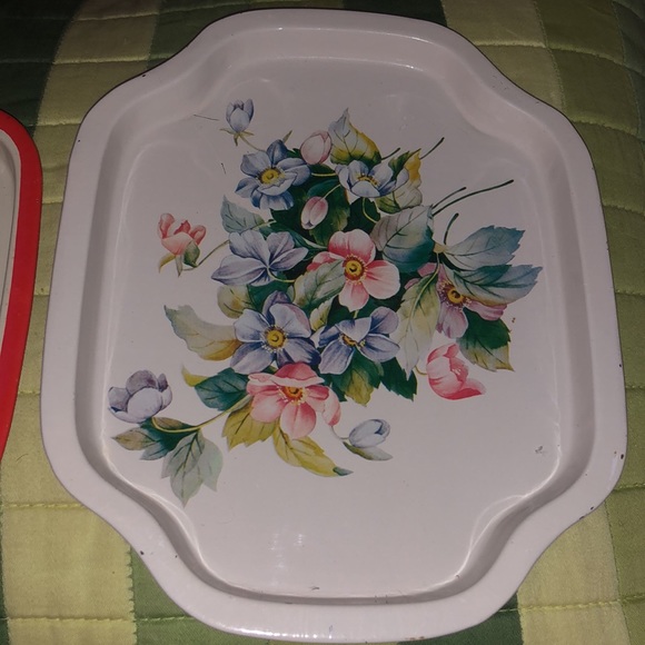 Pair of MCM Small Metal Trays - Picture 3 of 4